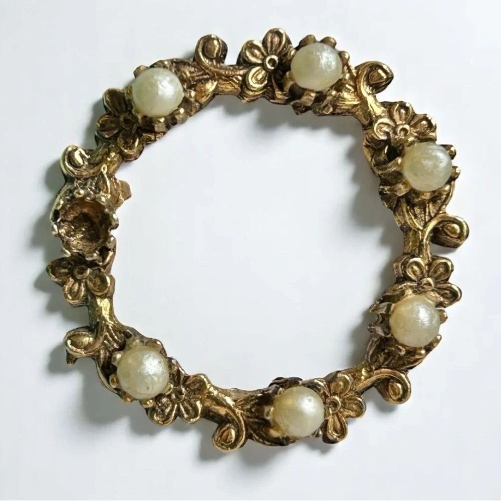 Vintage Signed TACOA Art Nouveau Floral Brooch Pin w/ Faux Pearls Open Circle - Picture 1 of 11